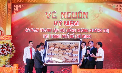 Người thổi hồn vào hạt gạo đồng quê