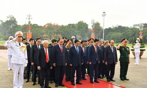Lãnh đạo Đảng, Nhà nước vào Lăng viếng Chủ tịch Hồ Chí Minh, dâng hương tưởng niệm các Anh hùng liệt sĩ