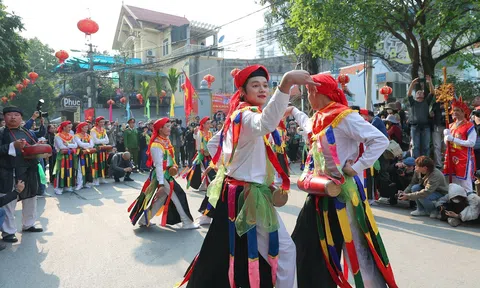 Độc đáo lễ hội làng Kẻ Đơ