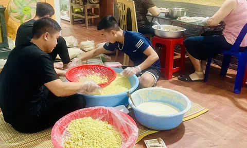 Khi người phụ nữ làm “trụ cột” gia đình bài 2: Mẹ truyền nghề cho con gái nối nghiệp làm mắm