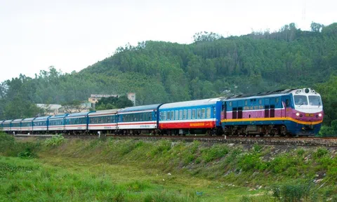 Những lưu ý khi đổi trả vé tàu tuyến Bắc - Nam dịp hè 2023