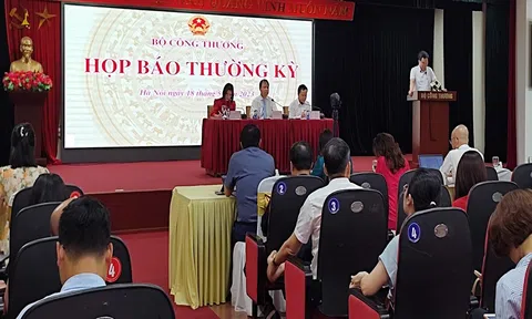 Bộ Công Thương yêu cầu các doanh nghiệp đảm bảo cung ứng đủ điện trong mùa nắng nóng