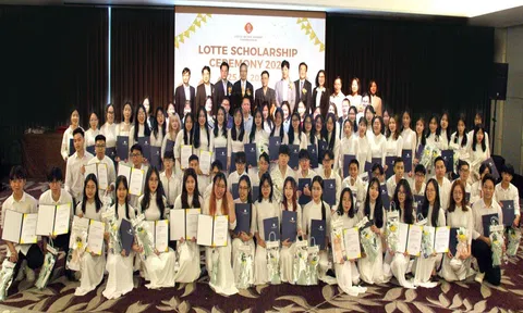 Quỹ học bổng Lotte Foundation trao 76 suất học bổng cho sinh viên xuất sắc tại Hà Nội