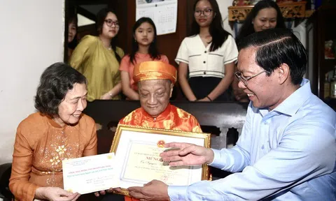 TP.HCM luôn trân quý những đóng góp của người cao tuổi