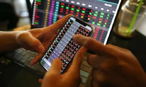 Chứng khoán ngày 15/6: VN-Index điều chỉnh trở lại, nhà đầu tư nên hạ tỷ trọng cổ phiếu về ngưỡng an toàn