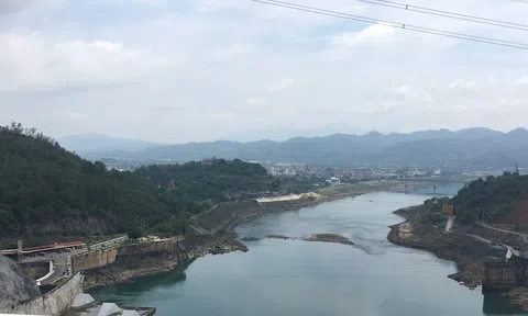 Các hồ thủy điện phía Bắc thoát mực nước chết