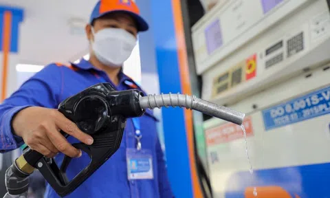 Bộ trưởng Bộ Công Thương: Trong mọi tình huống, không để đứt gãy, không để thiếu nguồn cung xăng dầu