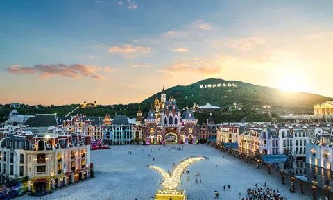 4 nghệ sĩ GenZ sẽ biến hóa ra sao trên sân khấu 8Wonder cùng Charlie Puth?