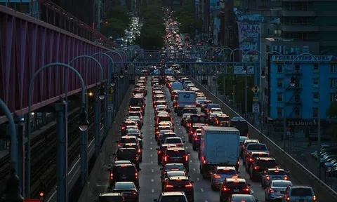 Mỹ: Chính quyền New York chấp thuận thu phí cầu đường giảm tắc nghẽn đối với xe ô tô đi vào khu trung tâm Manhattan