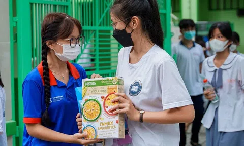 Nestlé Việt Nam đã trao tặng hàng nghìn sản phẩm dinh dưỡng đến các thí sinh thi tốt nghiệp THPT 2023