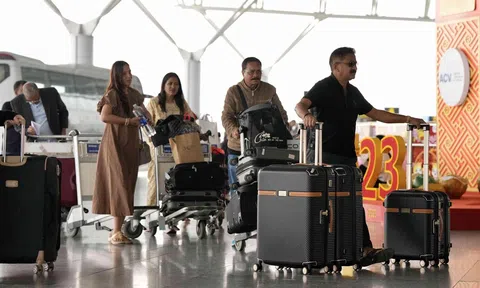 Lượng khách quốc tế qua cảng hàng không tăng gần 500% so với cùng kỳ năm 2022