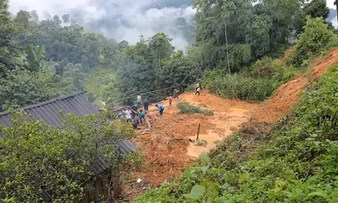 Hà Giang: Mưa lớn rạng sáng ngày 05/7 khiến nhiều tuyến đường sạt lở, 2 người tử vong do sập nhà