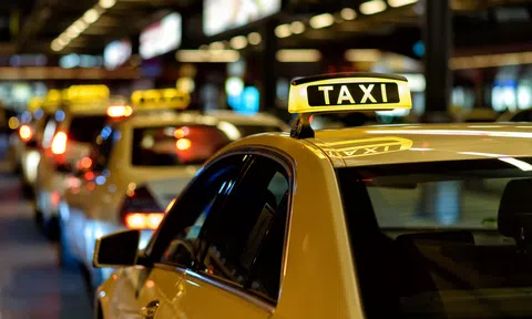 Không để xảy ra vi phạm gian lận, chèn ép hành khách, ép giá khách đi taxi tại sân bay