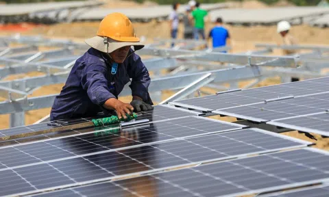 58 dự án năng lượng tái tạo chuyển tiếp đã được Bộ Công Thương phê duyệt giá tạm