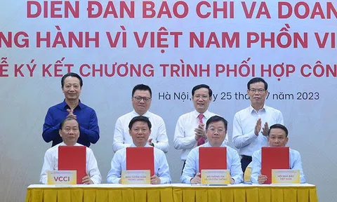 Báo chí - doanh nghiệp đồng hành 'nâng' văn hóa kinh doanh và truyền thông