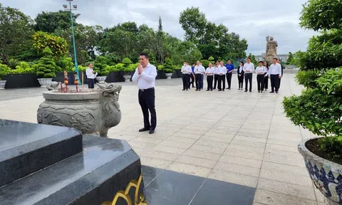 Đảng ủy, Công đoàn, Đoàn Thanh niên ACV dâng hương kỷ niệm 76 năm Ngày Thương binh Liệt sỹ