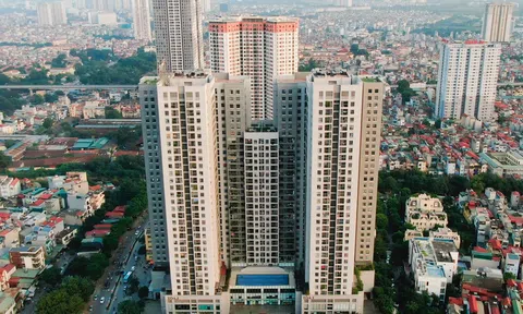 Chung cư thương mại điều chỉnh phí gửi xe ô tô theo quy định nào?