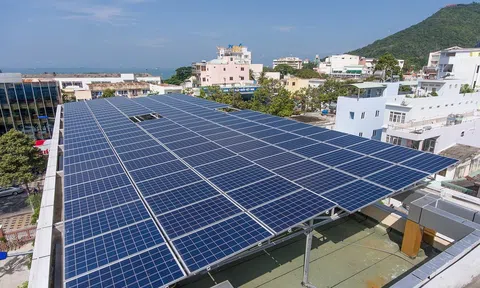 Thủ tướng yêu cầu nhanh chóng hoàn thiện cơ chế, chính sách cho điện mặt trời áp mái