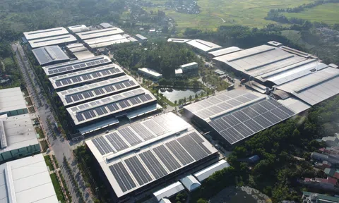 ADB đầu tư 13,8 triệu USD vào điện mặt trời áp mái tại Việt Nam