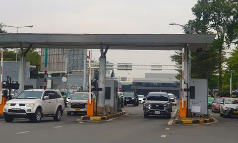 Thí điểm thu phí không dừng tại hai sân bay lớn nhất Việt Nam