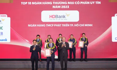 HDBank đứng vị trí thứ 7 Top công ty đại chúng uy tín và hiệu quả nhất Việt Nam