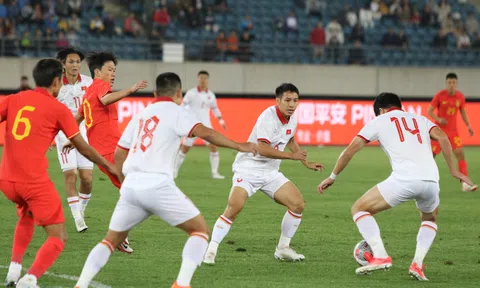 Đội tuyển Việt Nam nhận thất bại đầu tiên dưới thời HLV Philippe Troussier