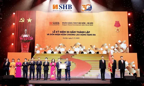 SHB đón nhận Huân chương Lao động hạng Ba nhân kỷ niệm 30 năm thành lập