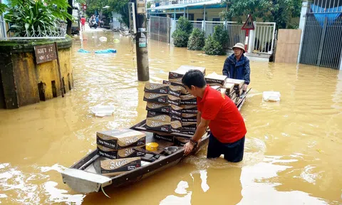 Thừa Thiên Huế: Khẩn trương khắc phục hậu quả mưa lũ, sớm ổn định cuộc sống cho người dân