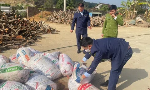 Ngăn chặn hơn 1 tấn thịt động vật có hiện tượng phân huỷ, hôi thối đang trên đường tiêu thụ