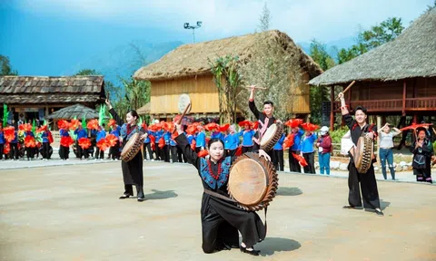 Ngành du lịch và vận tải sôi động trong dịp nghỉ Tết Nguyên đán