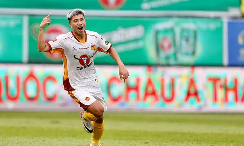 Đội tuyển Việt Nam phải gọi bổ sung tiền đạo