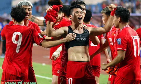 Đội tuyển Việt Nam lên đường sang Iraq quyết chiến cho cơ hội đi tiếp