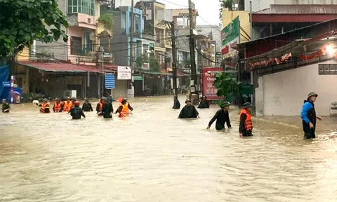 Thủ tướng chỉ đạo khắc phục hậu quả mưa lũ, chủ động ứng phó thiên tai