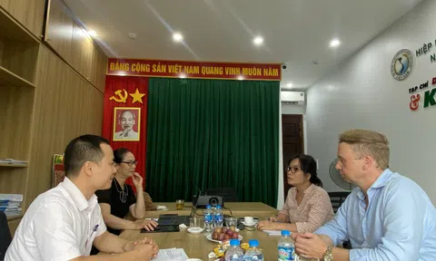 Hiệp hội Đầu tư xây dựng - dịch vụ nông lâm nghiệp Việt Nam: tiếp đón và làm việc với ông Klaus Nissen, Giám đốc Hiệp hội Dansk Maskinhandlerforening của Đan Mạch