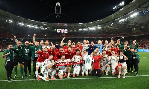 Thắng chật vật Scotland, Hungary nuôi hy vọng đi tiếp