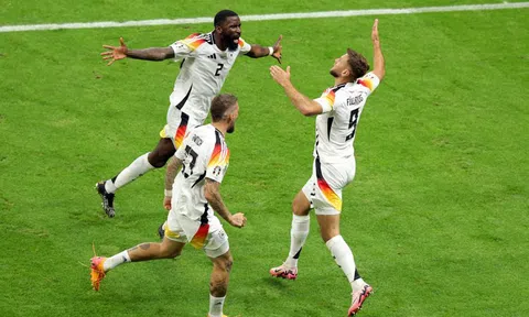 Hòa kịch tính Thụy Sĩ, đội chủ nhà Đức nhất Bảng A