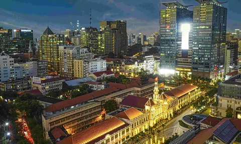 Phát động khách du lịch sử dụng sản phẩm bay đêm tại TP. Hồ Chí Minh