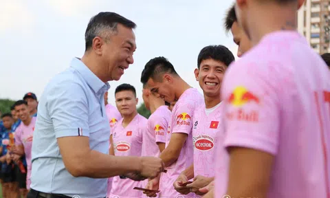 Nhân kỷ niệm Quốc khánh 2/9, lãnh đạo VFF thăm hỏi, động viên các đội tuyển quốc gia