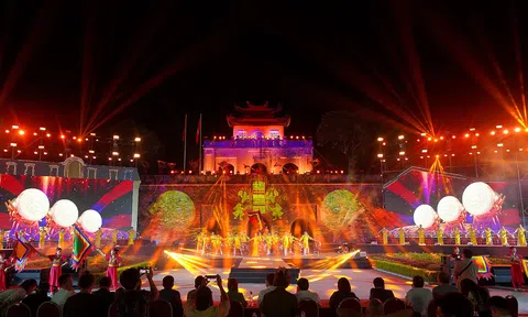 Buổi tổng duyệt hé lộ những tiết mục hấp dẫn, lung linh sắc màu của đêm khai mạc Lễ hội Áo dài Du lịch Hà Nội 2024