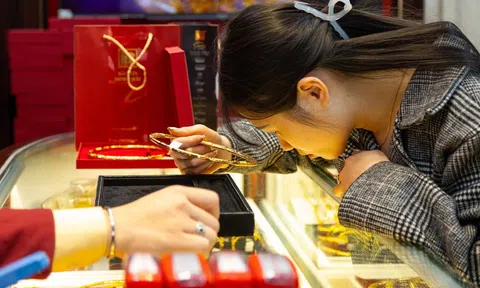 Giá vàng hôm nay 12/6: Bất ngờ tăng mạnh