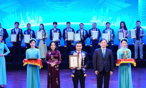 Đi đầu phát triển các sản phẩm số thông minh, Meey Group giành liền 2 giải tại Top Công nghiệp 4.0 Việt Nam