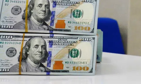 Tỷ giá USD hôm nay 26/6/2025: Đồng USD giảm xuống mức thấp nhất trong nhiều năm so với đồng EUR