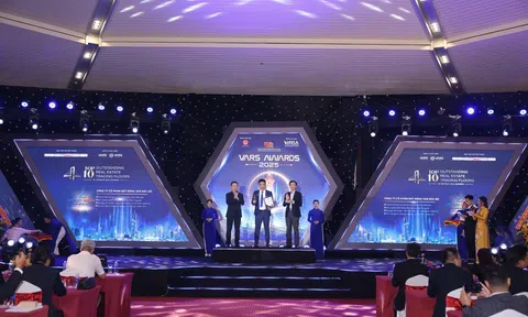 Bất Động sản Bắc Bộ nhận giải “Cầu Vàng” tại Vars Awards 2025