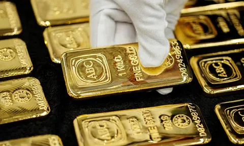 Giá vàng hôm nay 1/7/2025: Bật tăng, lấy lại mốc 3.300 USD/ounce