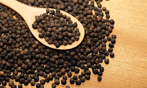 Giá tiêu hôm nay 4/7/2025: Giảm nhẹ còn 142.000–145.000 đồng/kg sau chuỗi tăng