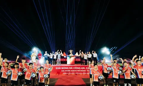 Lễ khai mạc Giải bóng đá Công an, Cảnh sát các nước ASEAN mở rộng 2025 gây ấn tượng mạnh