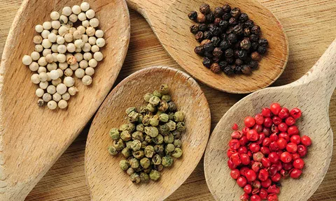 Giá tiêu hôm nay 12/7/2025: Quay đầu giảm nhẹ, Lâm Đồng giữ vững mốc 140.000 đồng/kg