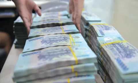 Lãi suất ngân hàng hôm nay 12/7/2025: Bốn ngân hàng vượt 7,4%