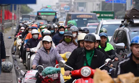 Hà Nội cấm xe máy chạy xăng dầu trong vành đai 1 từ 7/2026