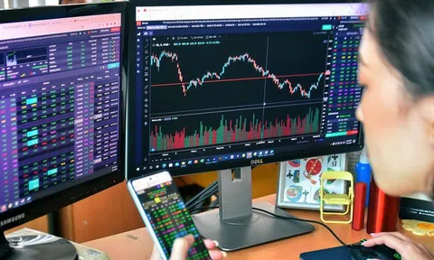 Chứng khoán Việt Nam lập kỷ lục thanh khoản với gần 72.000 tỷ đồng trong phiên giảm điểm mạnh